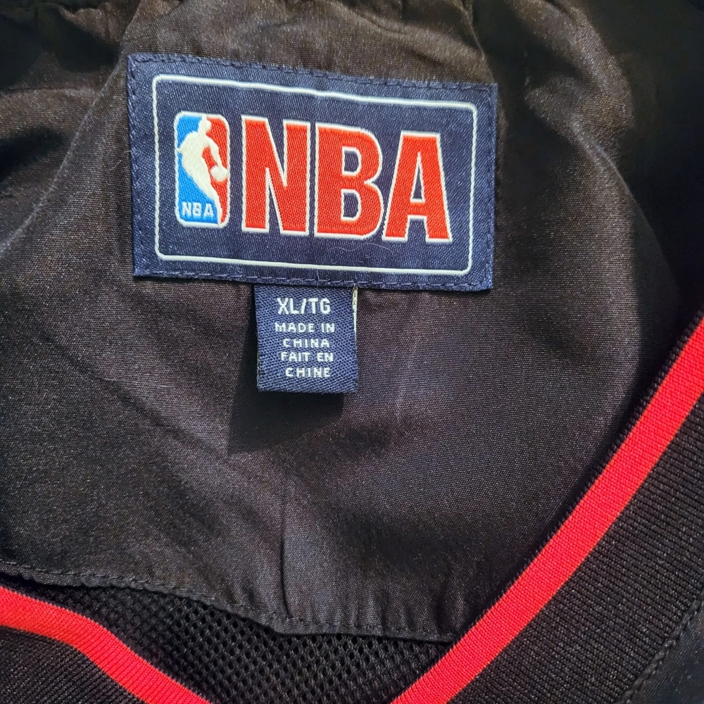 Excellent condition TORONTO RAPTORS PULLOVER - Picture 4 of 7